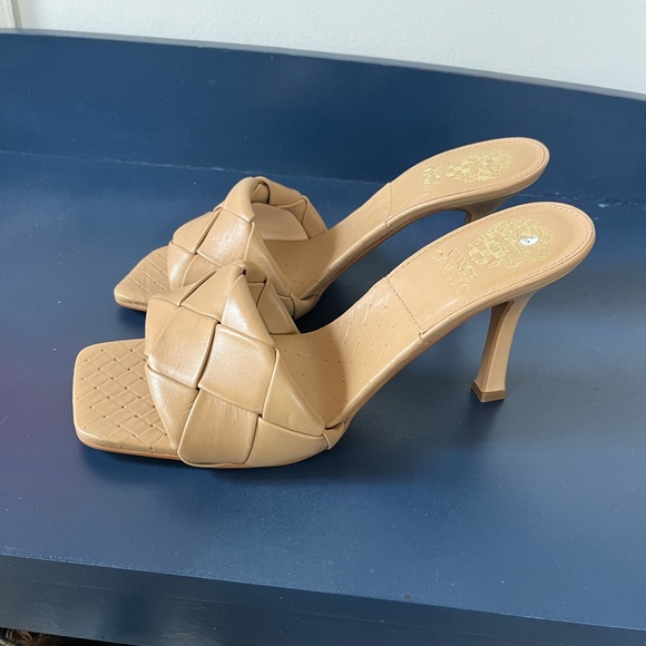 NWOT Vince Camuto braided heels - Picture 2 of 4